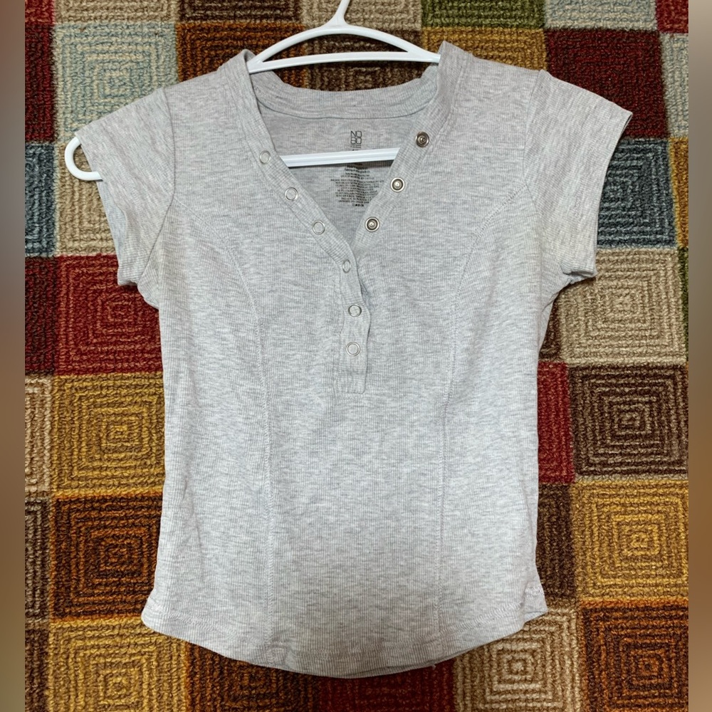 No Boundaries Gray Short Sleeve Top